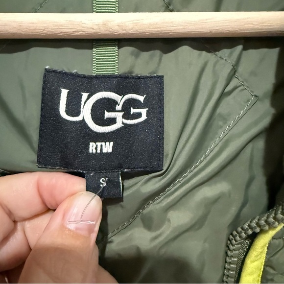 UGG Iggy Sherpa Half Zip Pullover Cozy Warmth Size Small - Picture 8 of 12